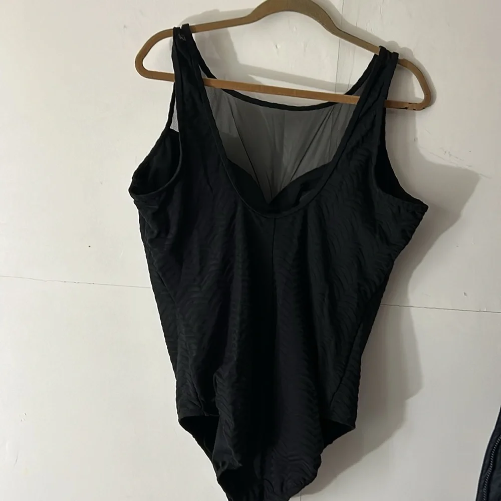 Longitude - Picture 4 of 12